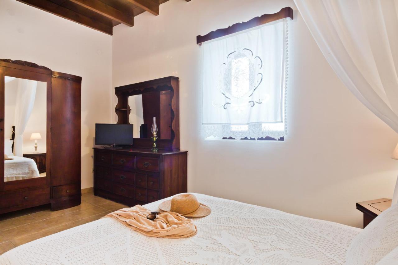 Villa Symone Afiartis Buitenkant foto